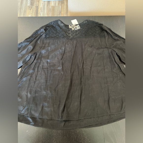 Women's Blouse with Lace Designs- NWT - Picture 8 of 8